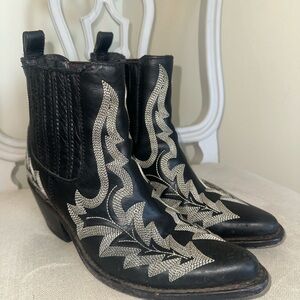Black Liberty western booties